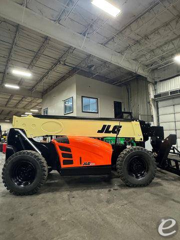 2018 JLG 1055