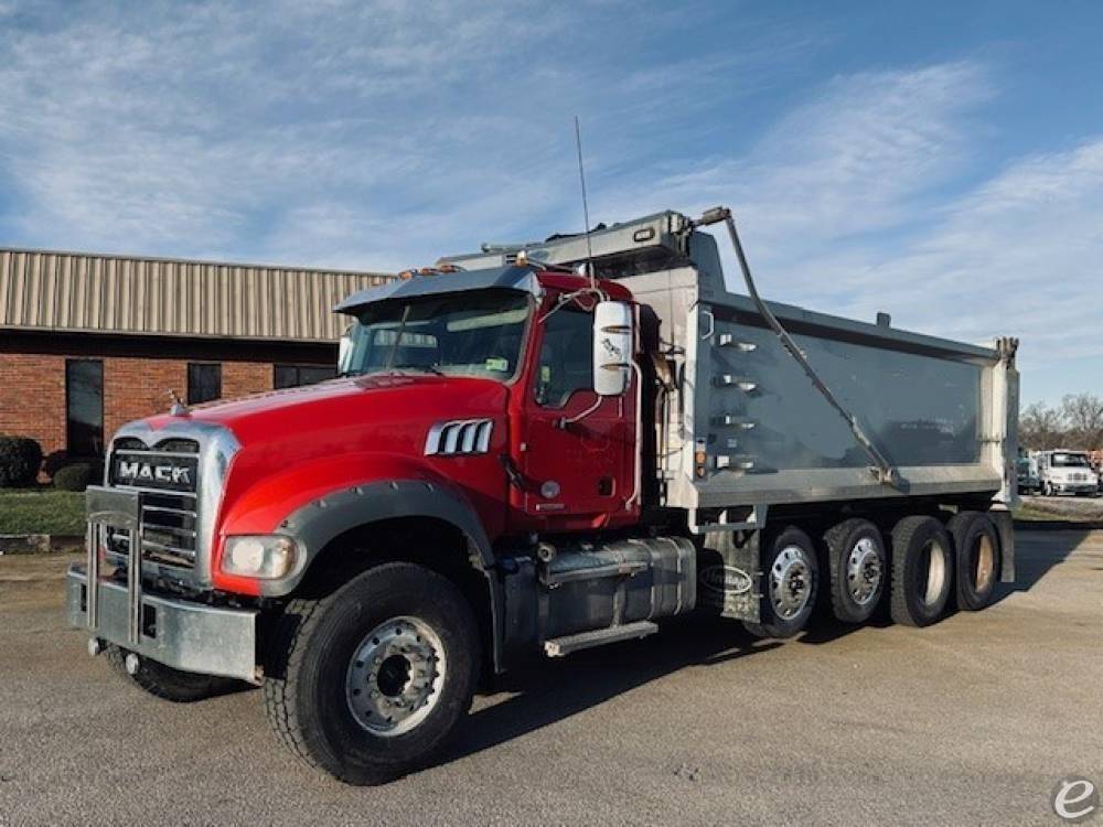 2022 Mack GRANITE 104FR