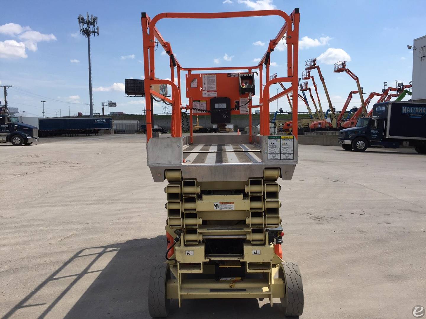 2012 JLG 3246ES