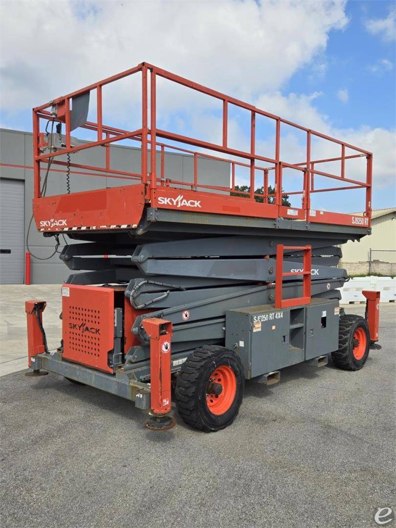 2019 Skyjack SJ9250RT