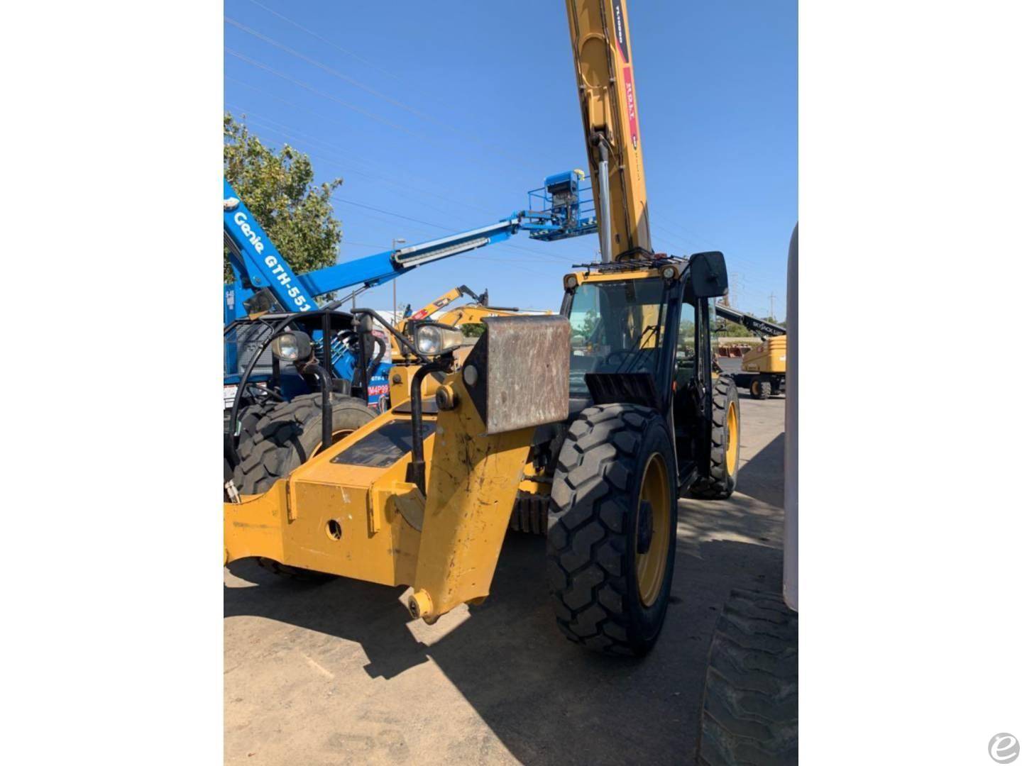 2020 Cat TL1055