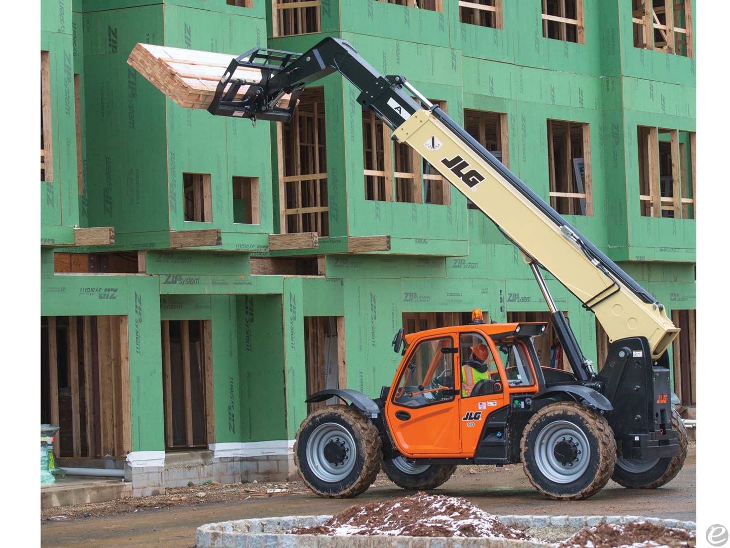 2024 JLG 943