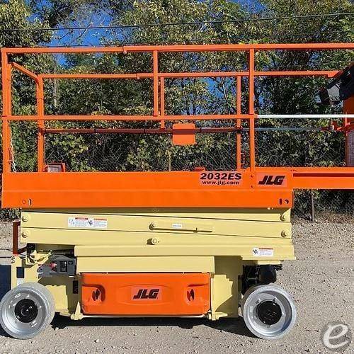 2015 JLG 2032ES