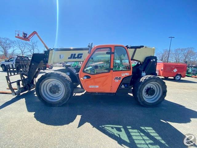 2017 JLG 943