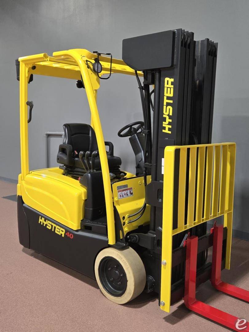 2017 Hyster J40XNT Electric 3 Wheel Forklift - 123Forklift