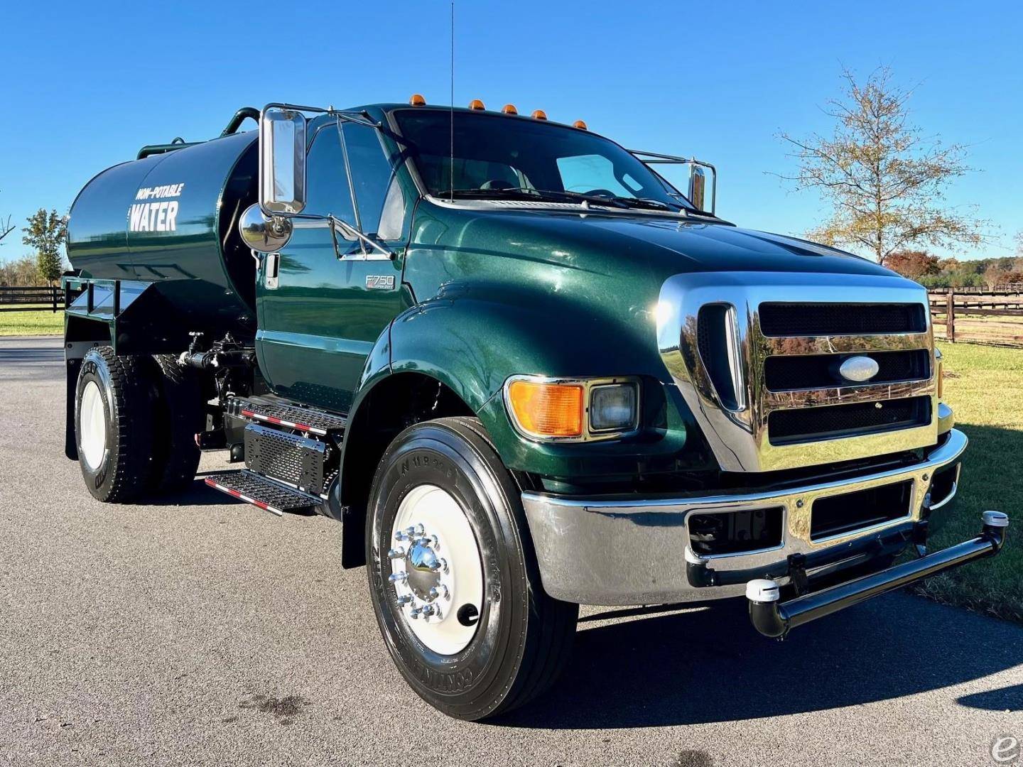 2011 Ford F750 XL