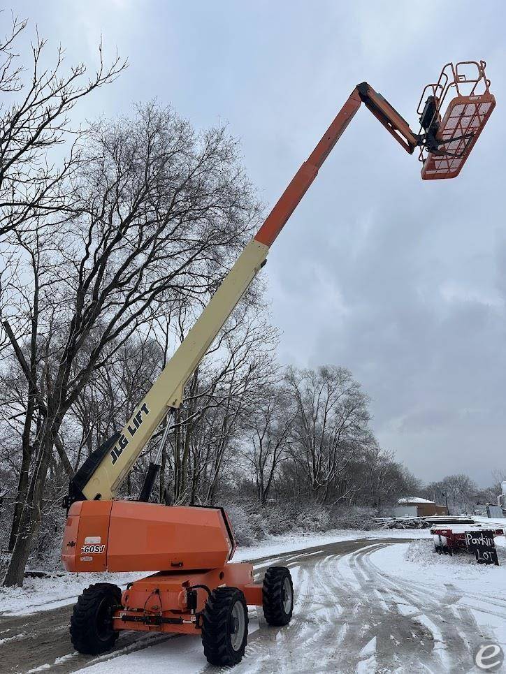 2017 JLG 660SJ