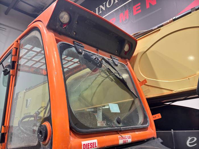 2015 JLG 1255