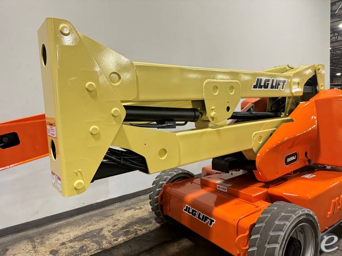 2014 JLG E450AJ