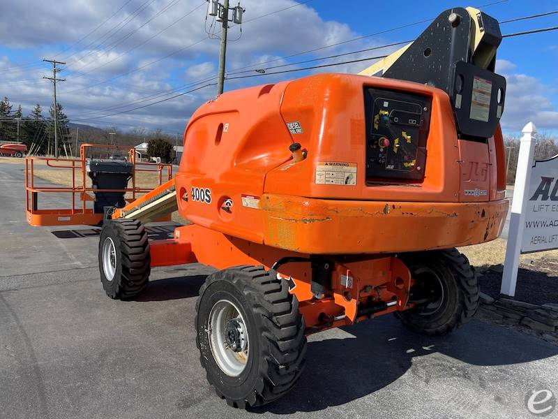 2014 JLG 400S