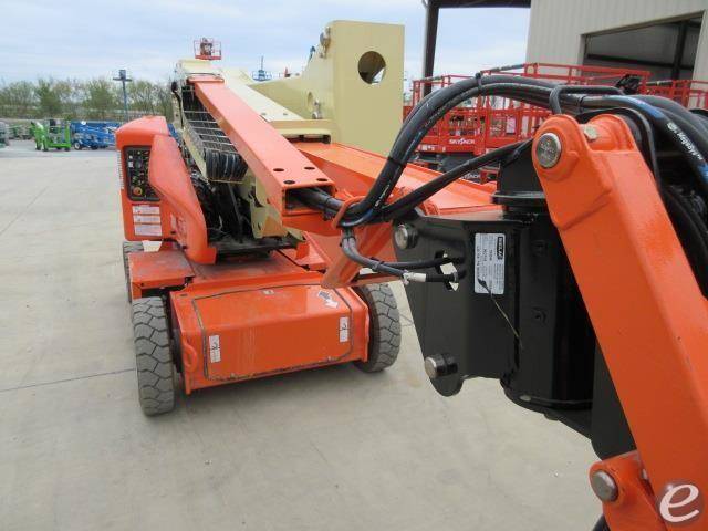 2017 JLG E400AJPN