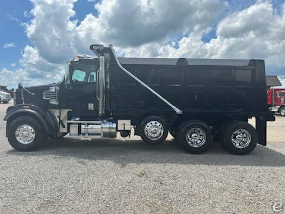 2019 Freightliner 122SD