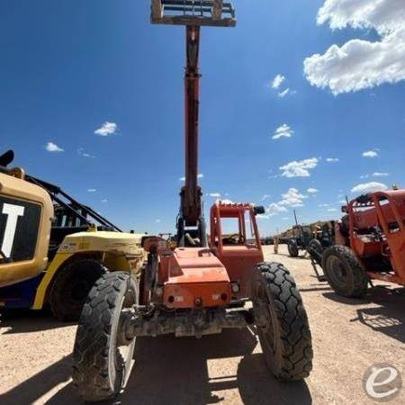 2014 JLG 8042