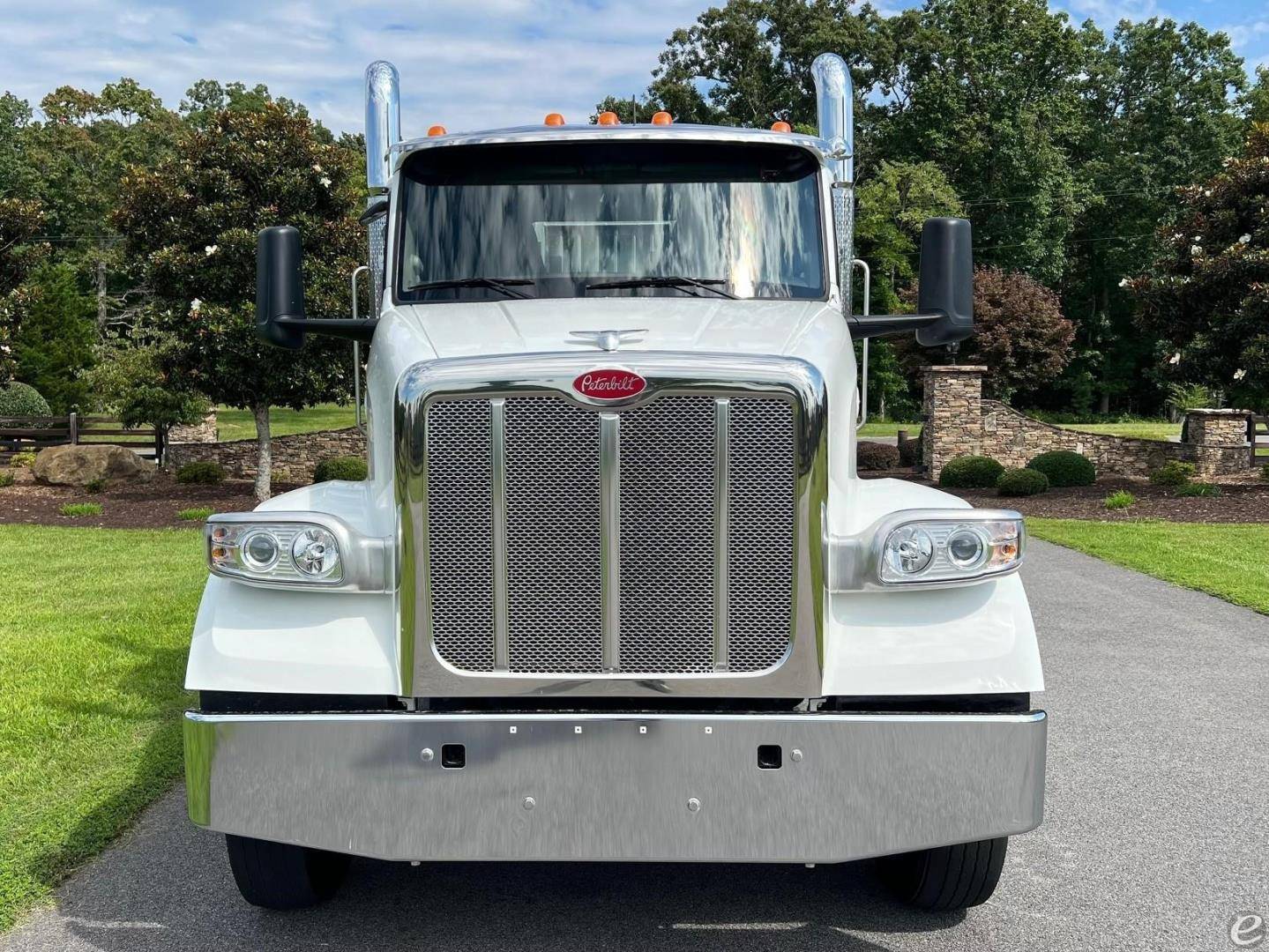 2023 Peterbilt 567