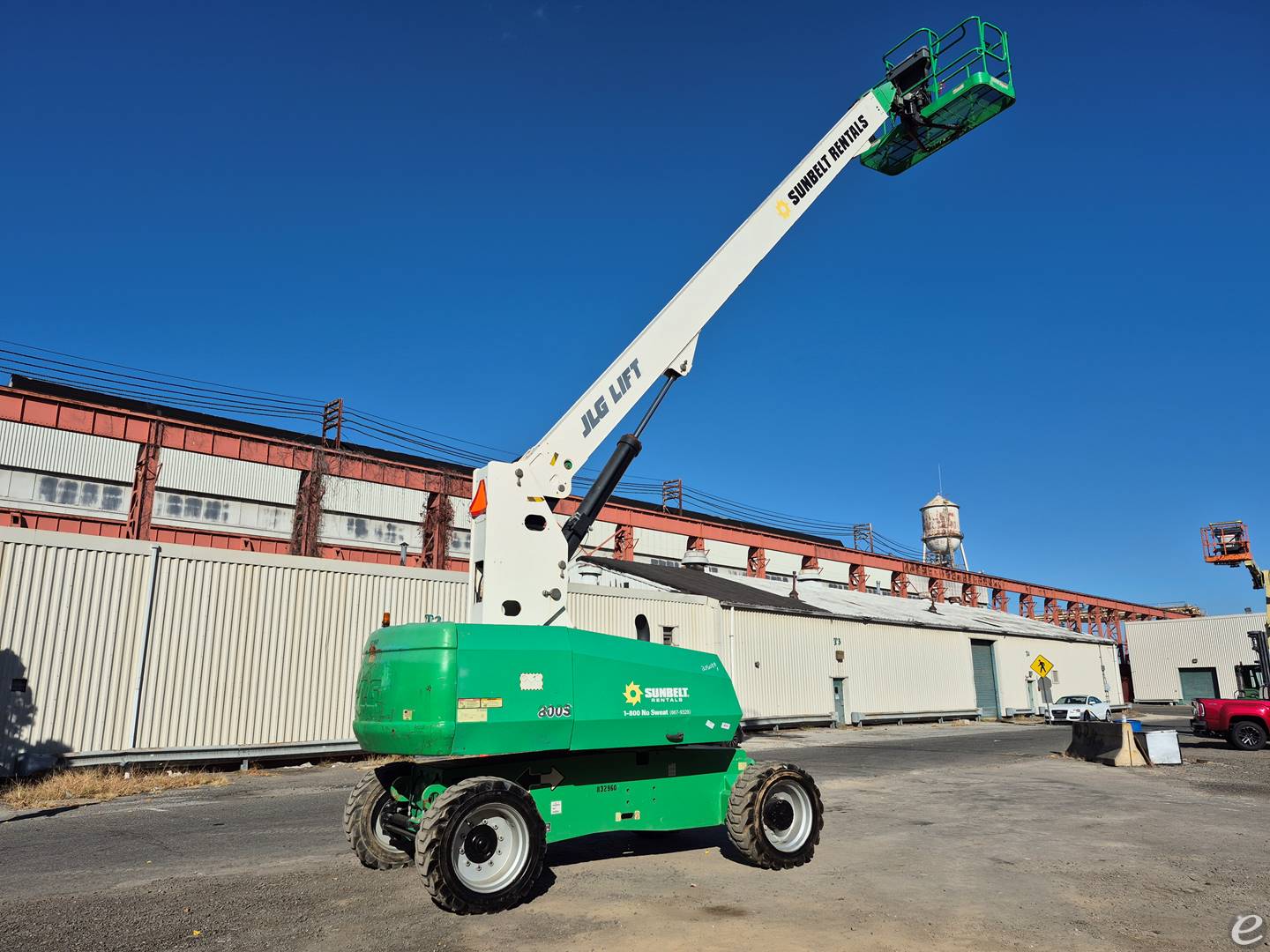 2016 JLG 800S