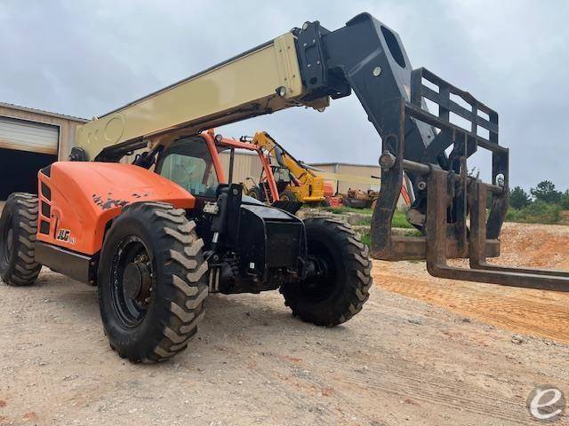 2018 JLG 943