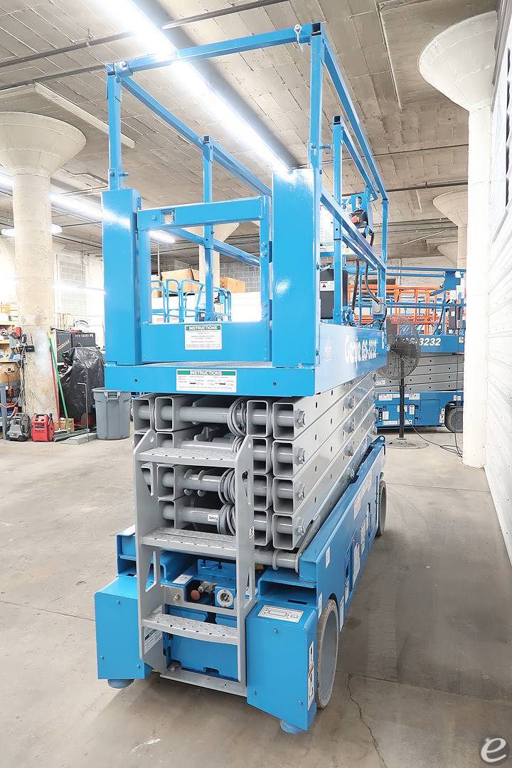 2011 Electric Genie Scissor Lifts GS3232 - 123Forklift