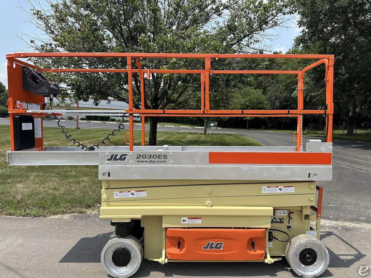 2014 JLG 2030ES