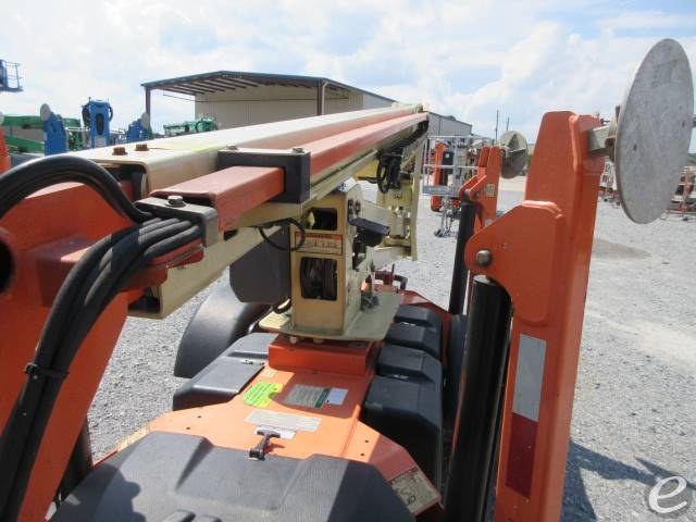 2017 JLG T350