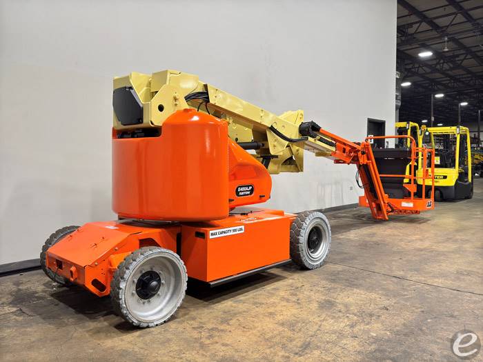 2011 JLG E400AJP