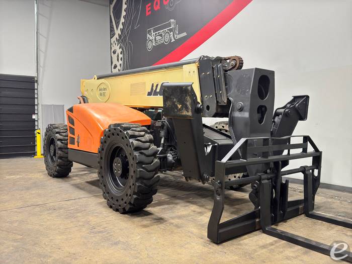 2015 JLG 1255