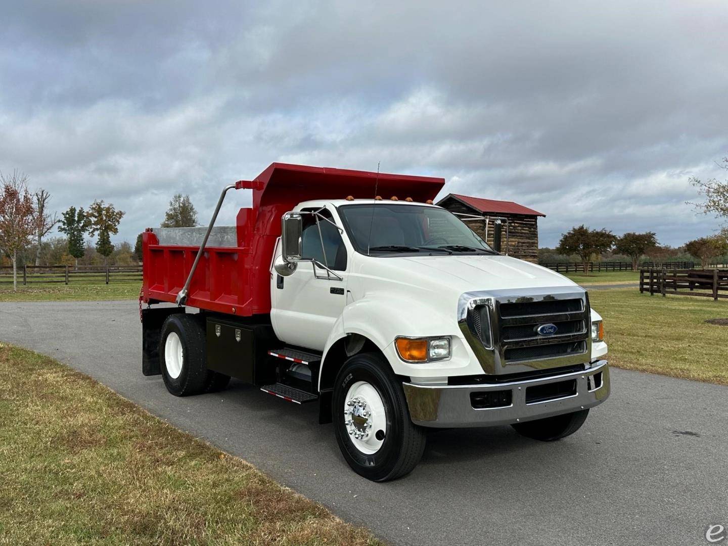 2010 Ford F750 XL