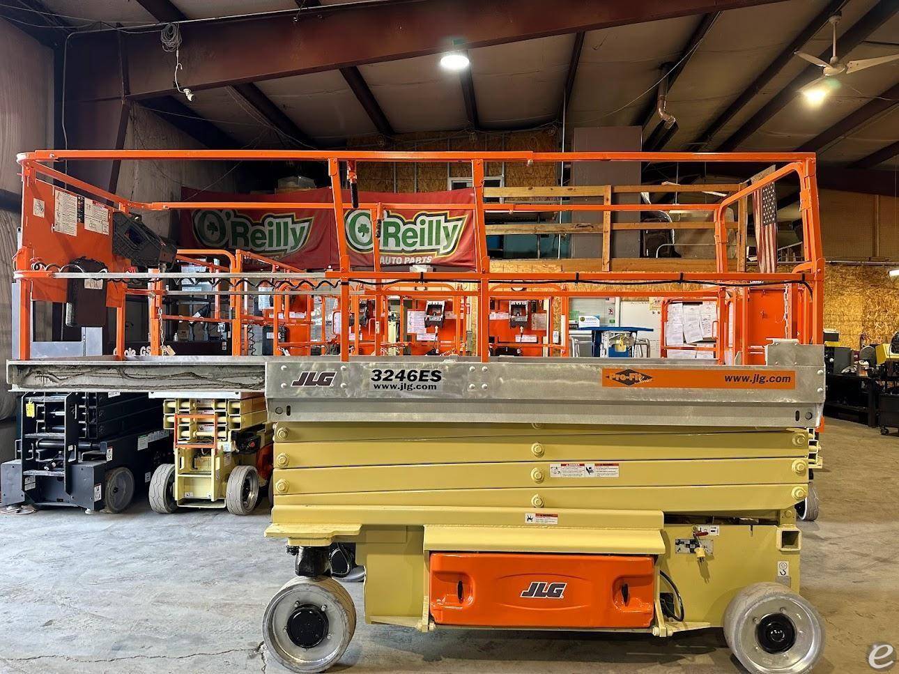 2015 JLG 3246ES