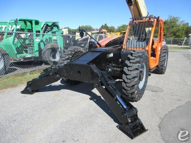 2016 JLG 1055