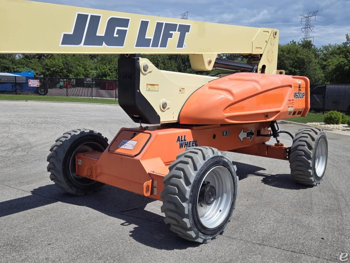 2015 JLG M600JP