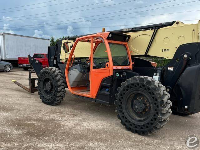 2017 JLG 1255