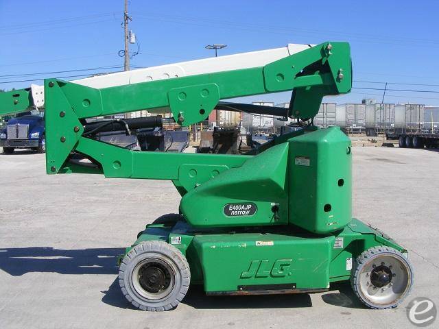 2011 JLG E400AJPN