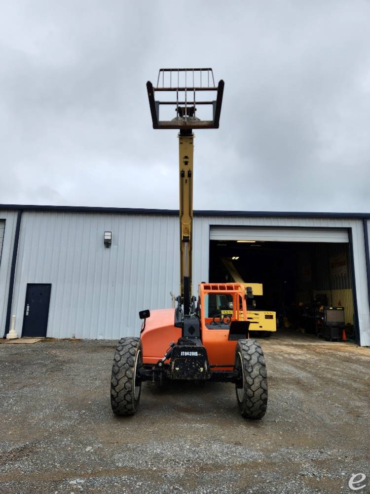 2013 JLG G6-42A