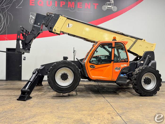 2017 JLG 1255