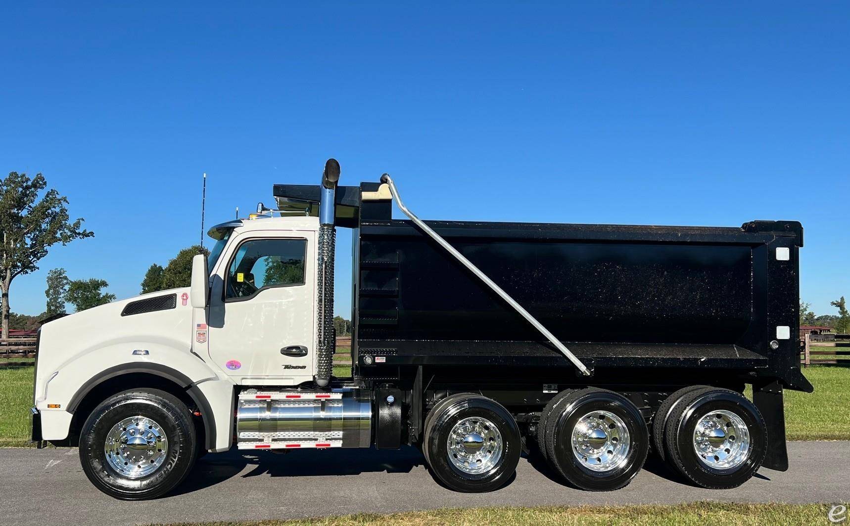 2024 Kenworth T880