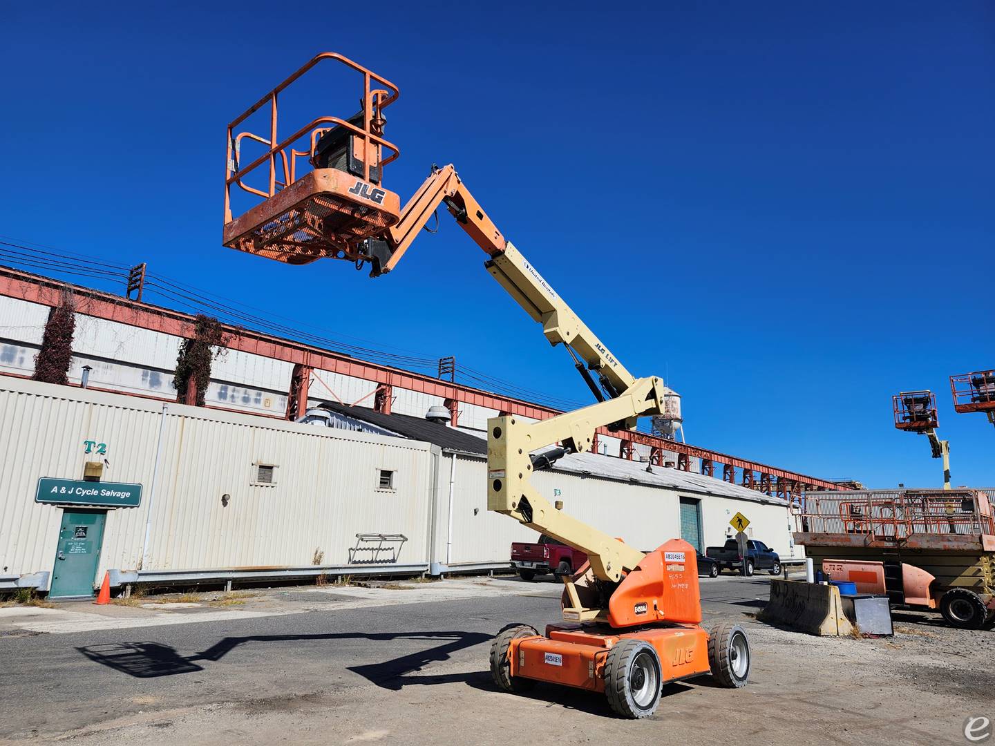 2011 JLG E450AJ