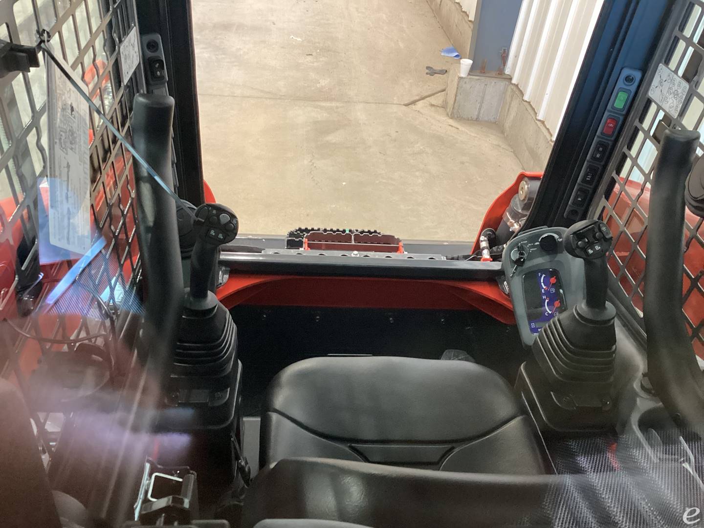 2024 Kubota SSV75PHFC