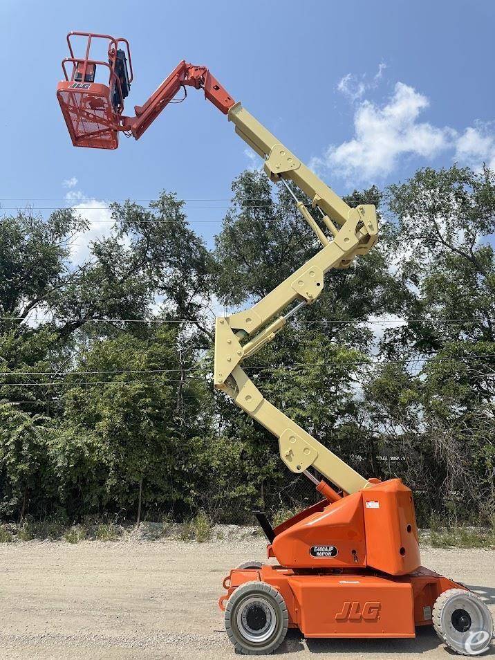 2015 JLG E400AJPN