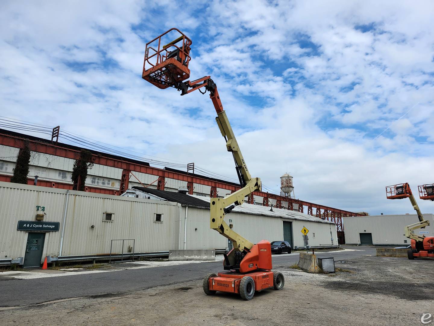 2012 JLG E400AJPN