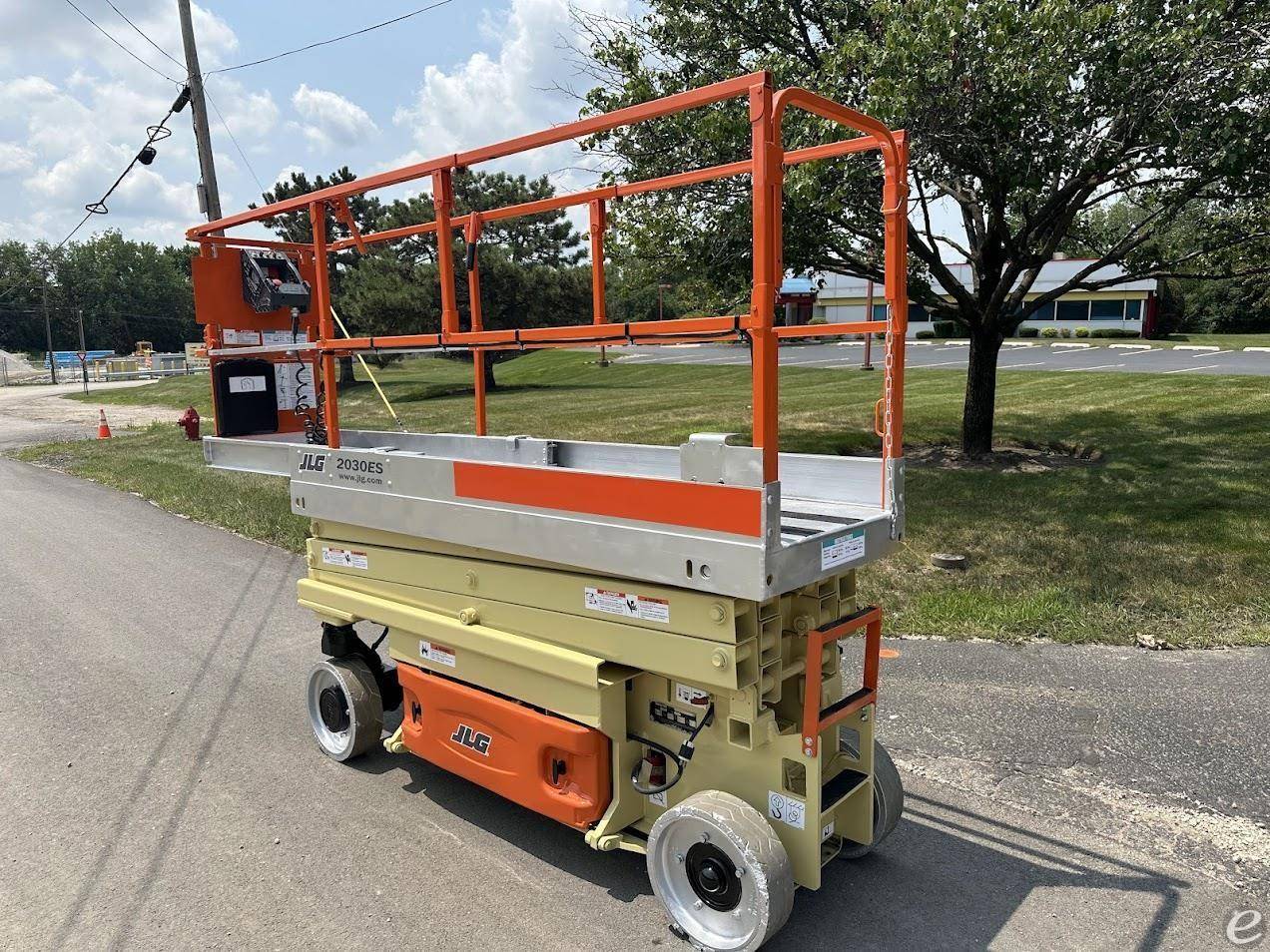 2014 JLG 2030ES