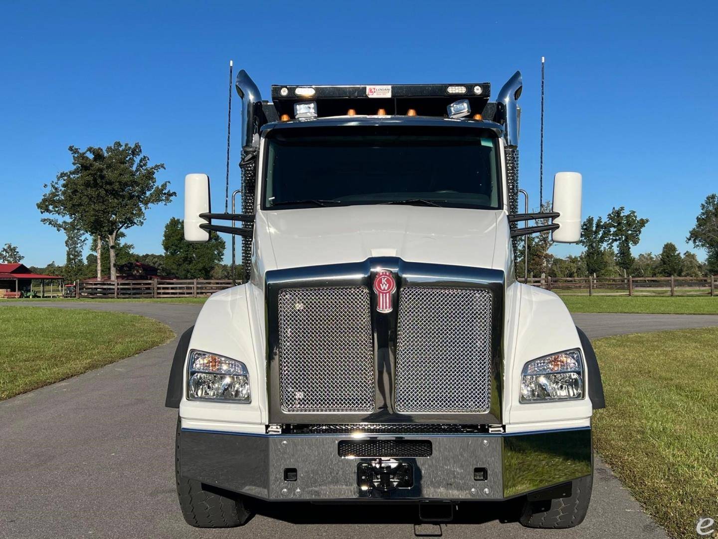 2024 Kenworth T880