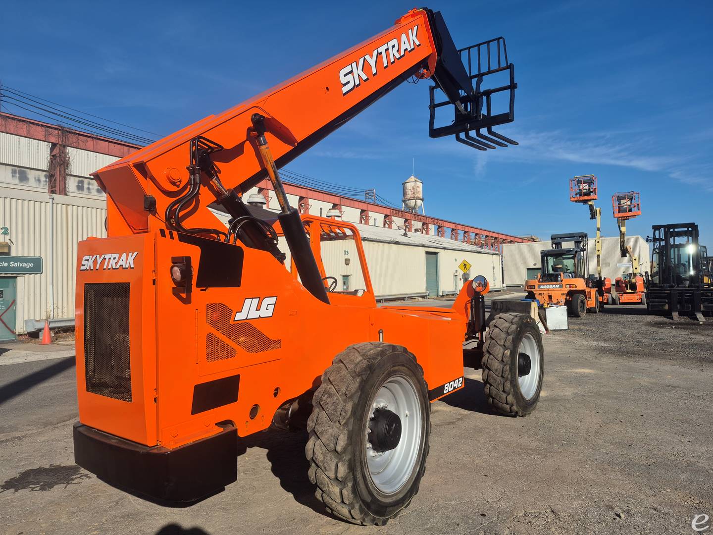 2015 JLG 8042