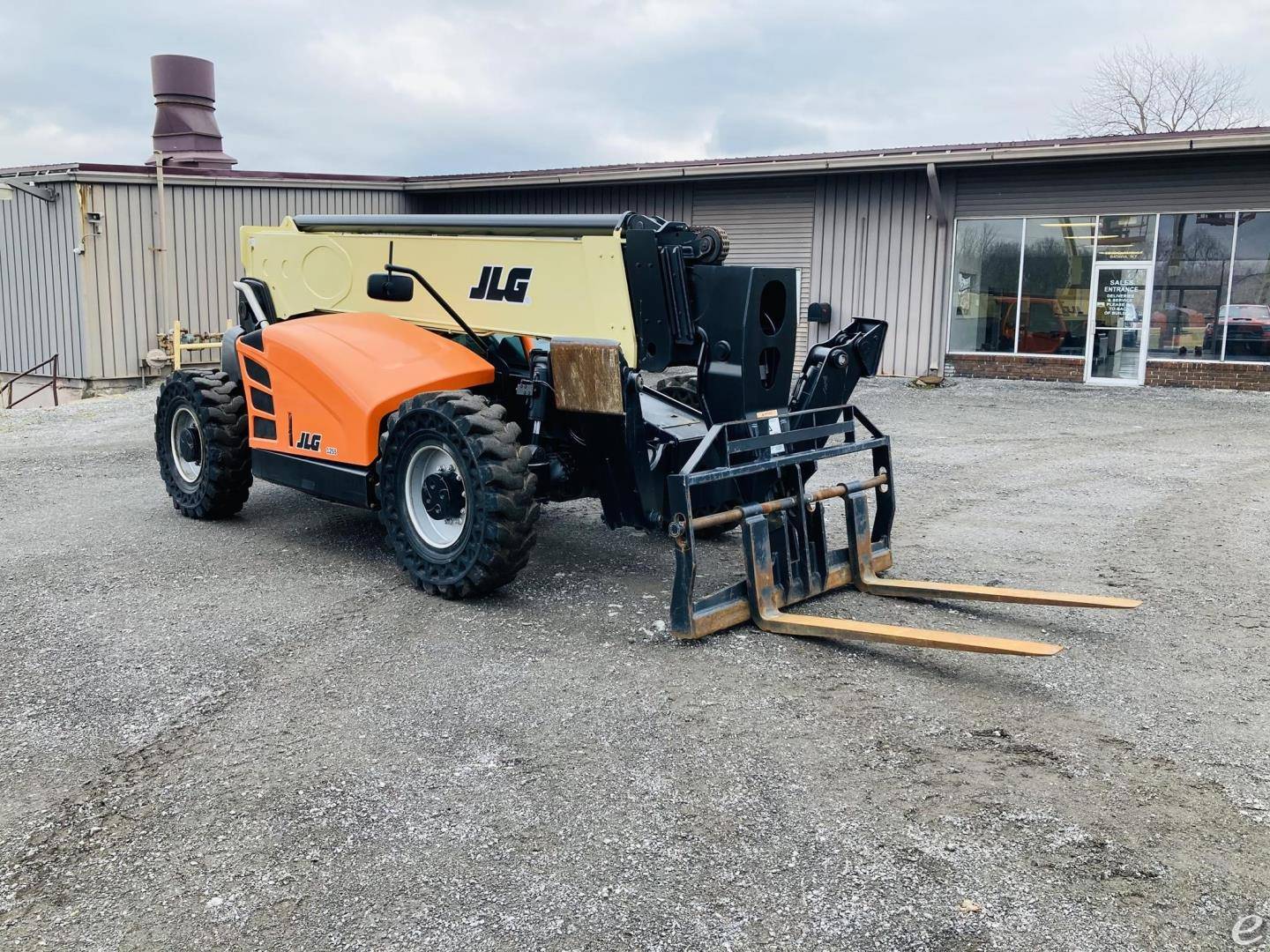 2016 JLG 1255