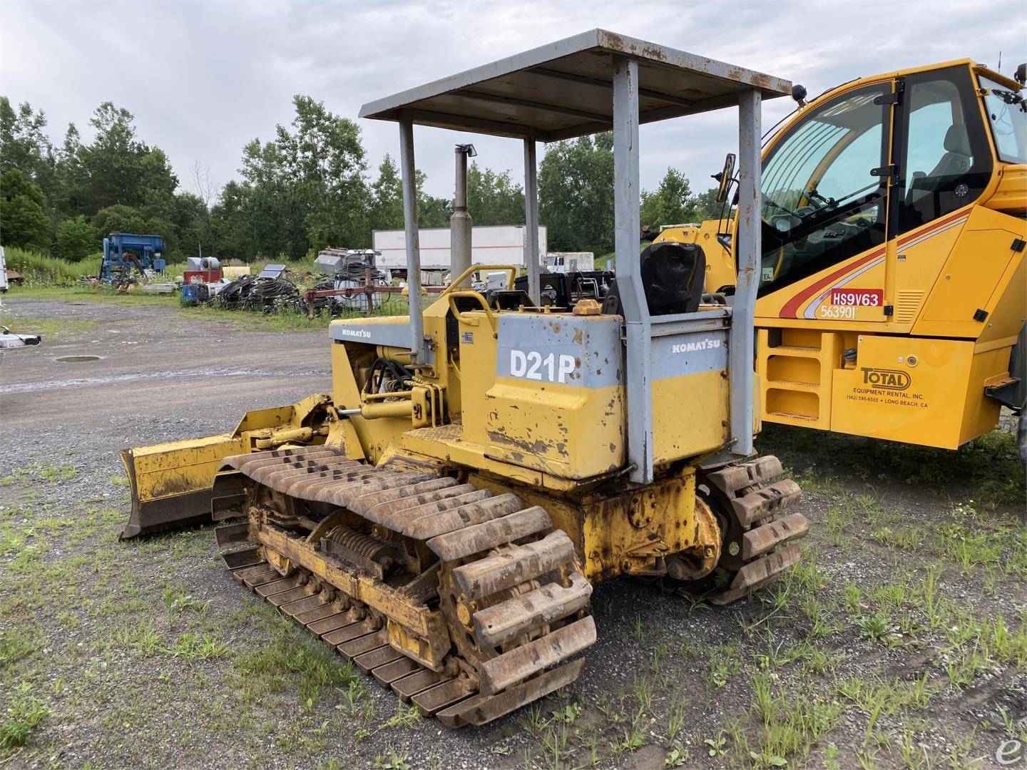 Komatsu D21P-5