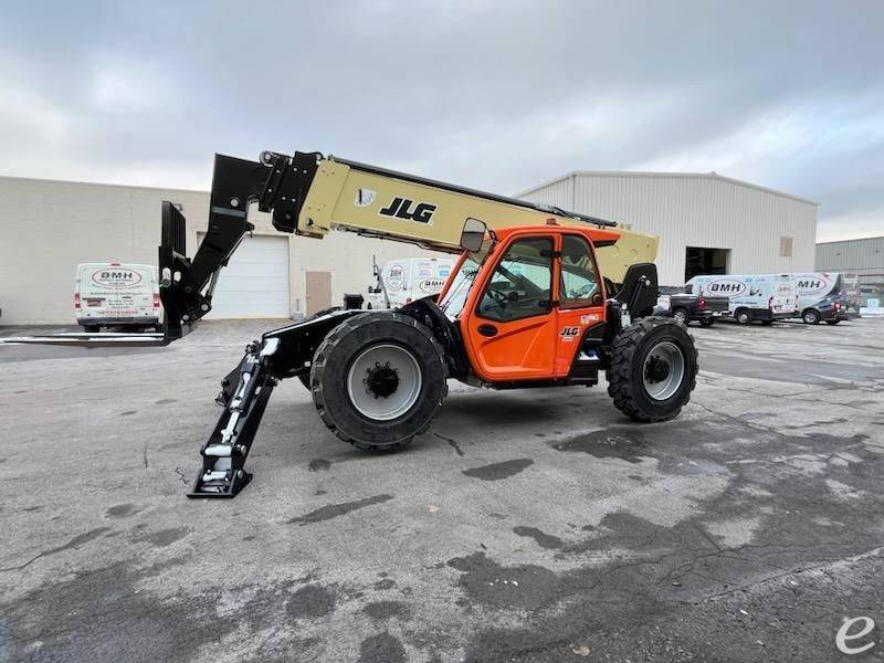 2021 JLG 1055