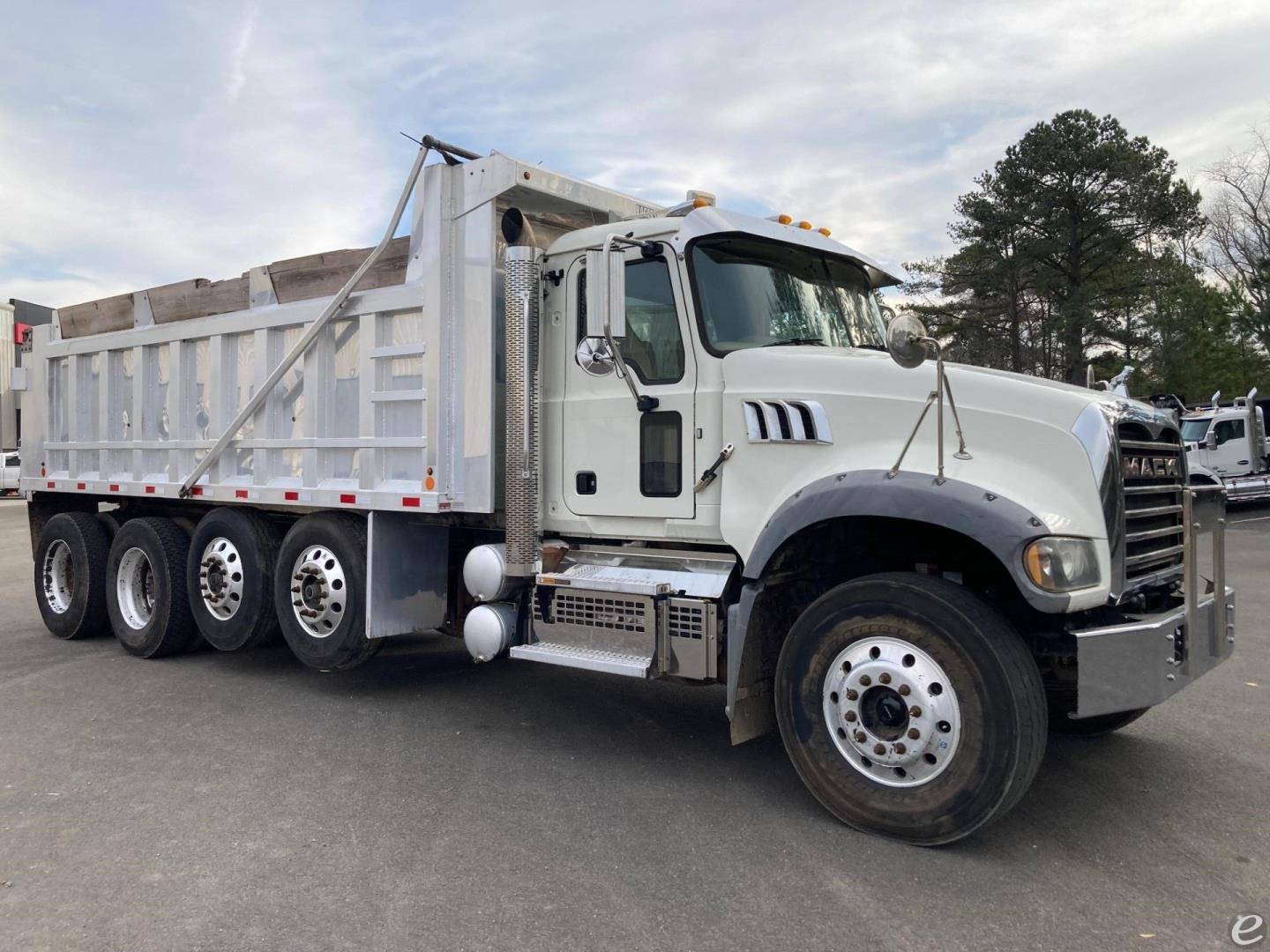 2019 Mack GRANITE 64FR