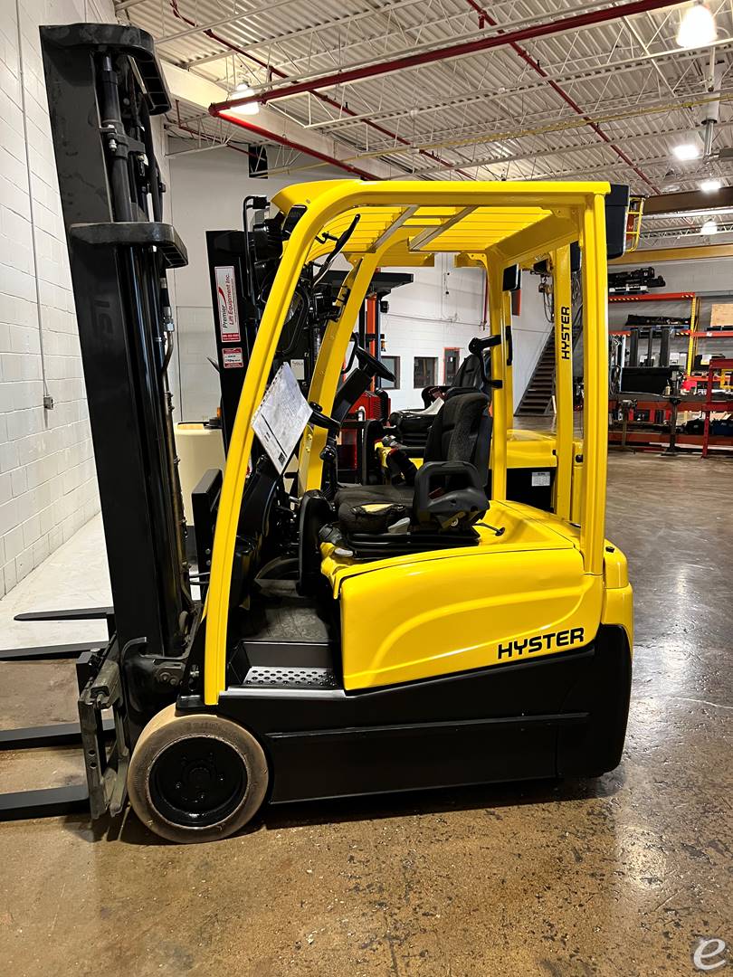 2010 Hyster J40XNT Electric 3 Wheel Forklift - 123Forklift