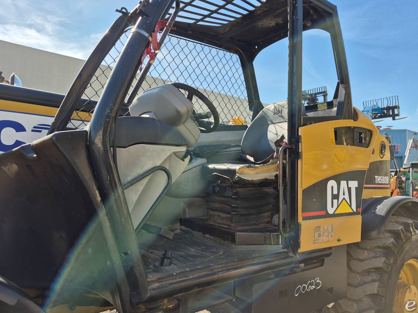 Cat TH580B