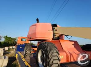 2015 JLG 400S