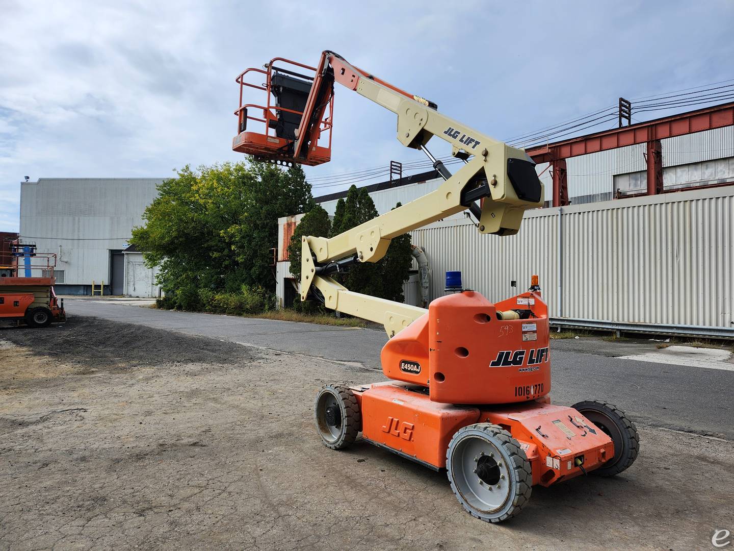 2013 JLG E450AJ