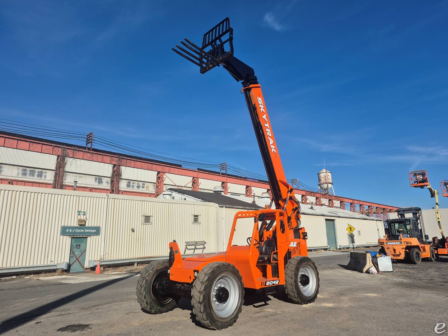 2015 JLG 8042